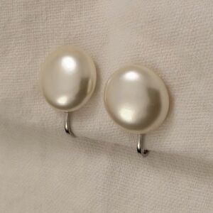 VINTAGE Pearl Earrings Dome 1950 Retro Lusterous Gorgeous Retro Button